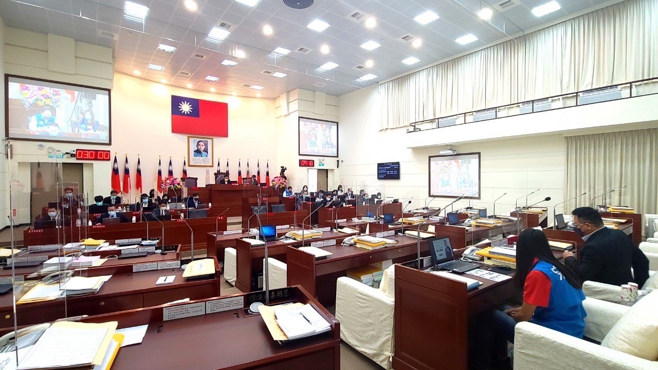 圖：新冠疫情持續延燒，林耕仁就近期許多民眾反映的問題進行質詢。（圖：翻攝自林耕仁臉書）