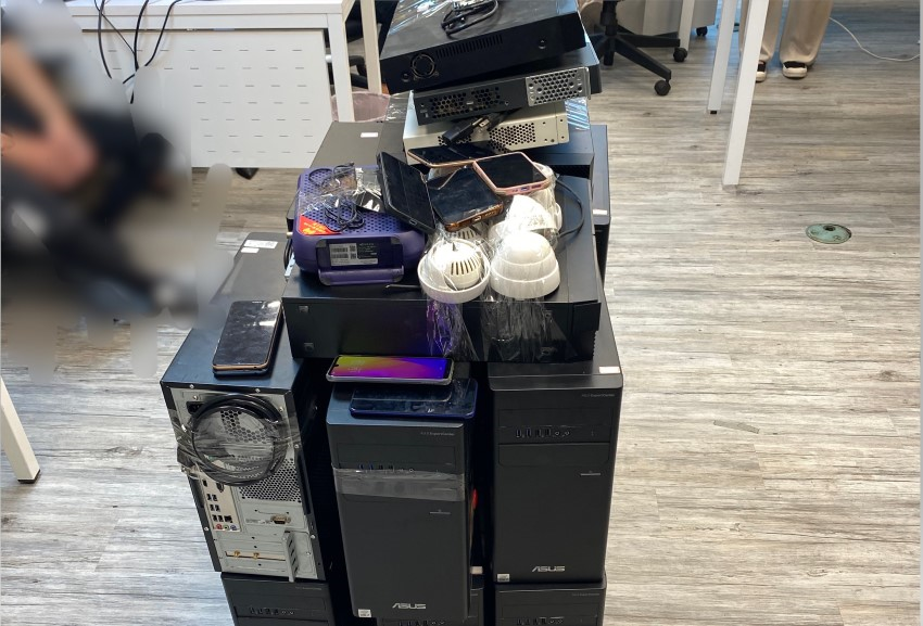 ▲網路賭博公司現場查扣電腦主機、監視器及經營網路博弈相關證物 (圖/台中市警察局 提供)