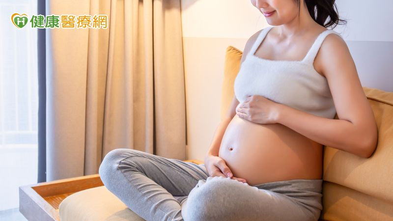 34歲女懷孕「子宮頸閉鎖不全」！兩度「子宮頸環紮」喜迎足月女嬰 | yam News