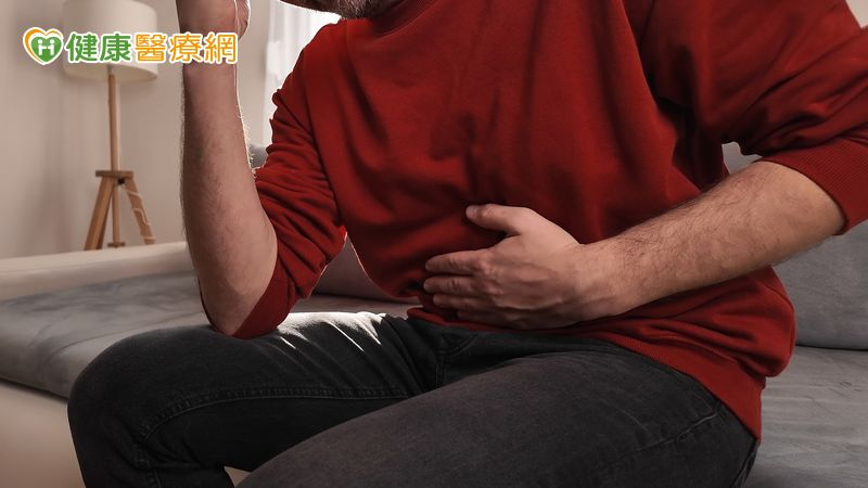 腹痛誤當胃脹氣！39歲男確診壞死性胰臟炎　醫警告：死亡率高達6成 | yam News