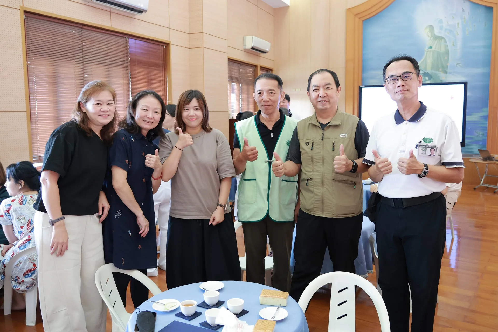 以雙手妝點綠意,用愛心灌溉希望,園藝志工讓校園處處生機盎然。